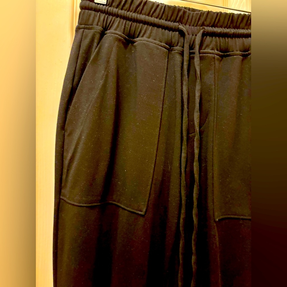 Lou & Grey Luvstretch Black Jogger Pants
